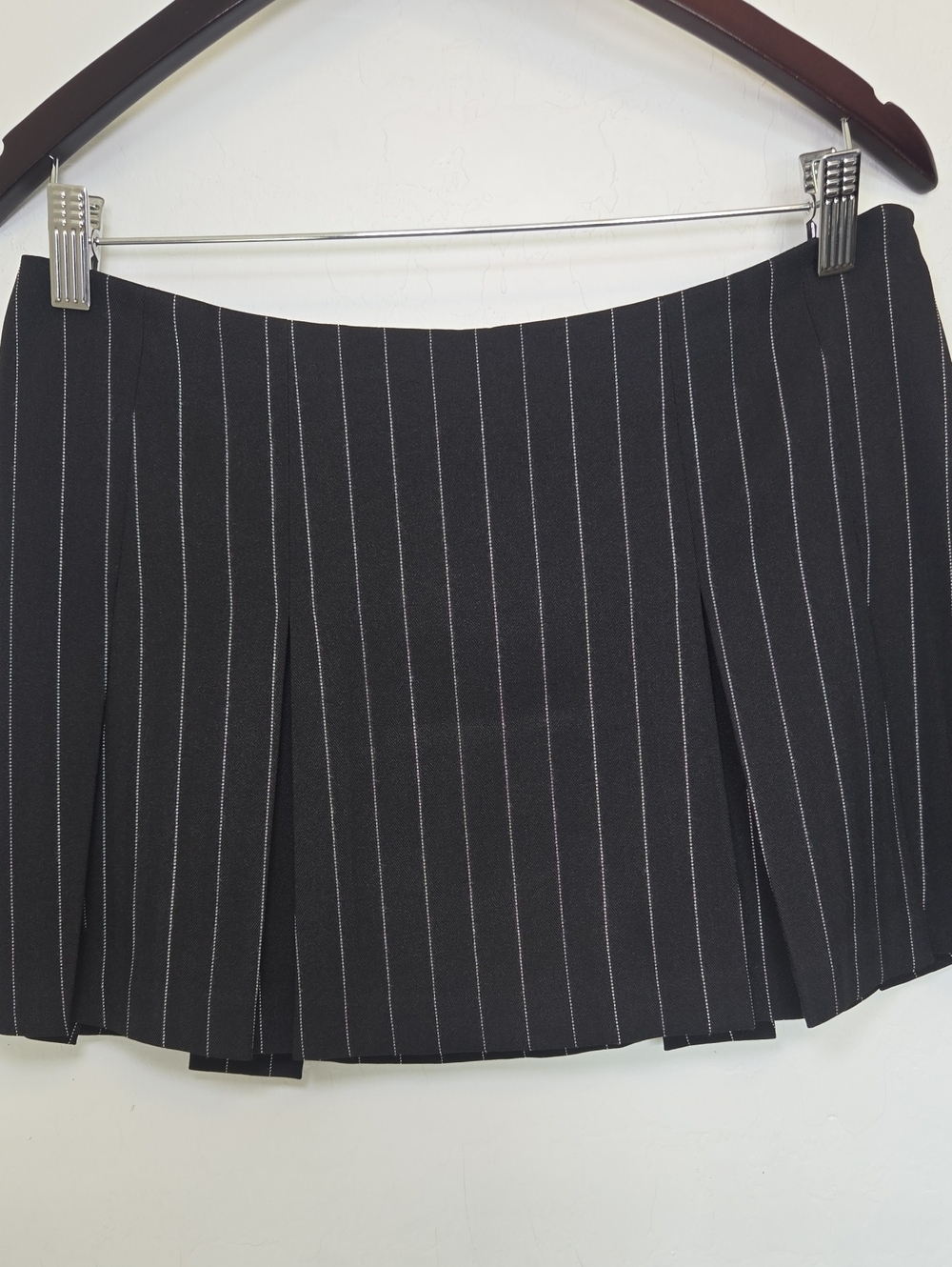 Naked Wardrobe Pinstripe Suiting Pleated Mini Skirt Black White Preppy Sz M NWT - Picture 8 of 16